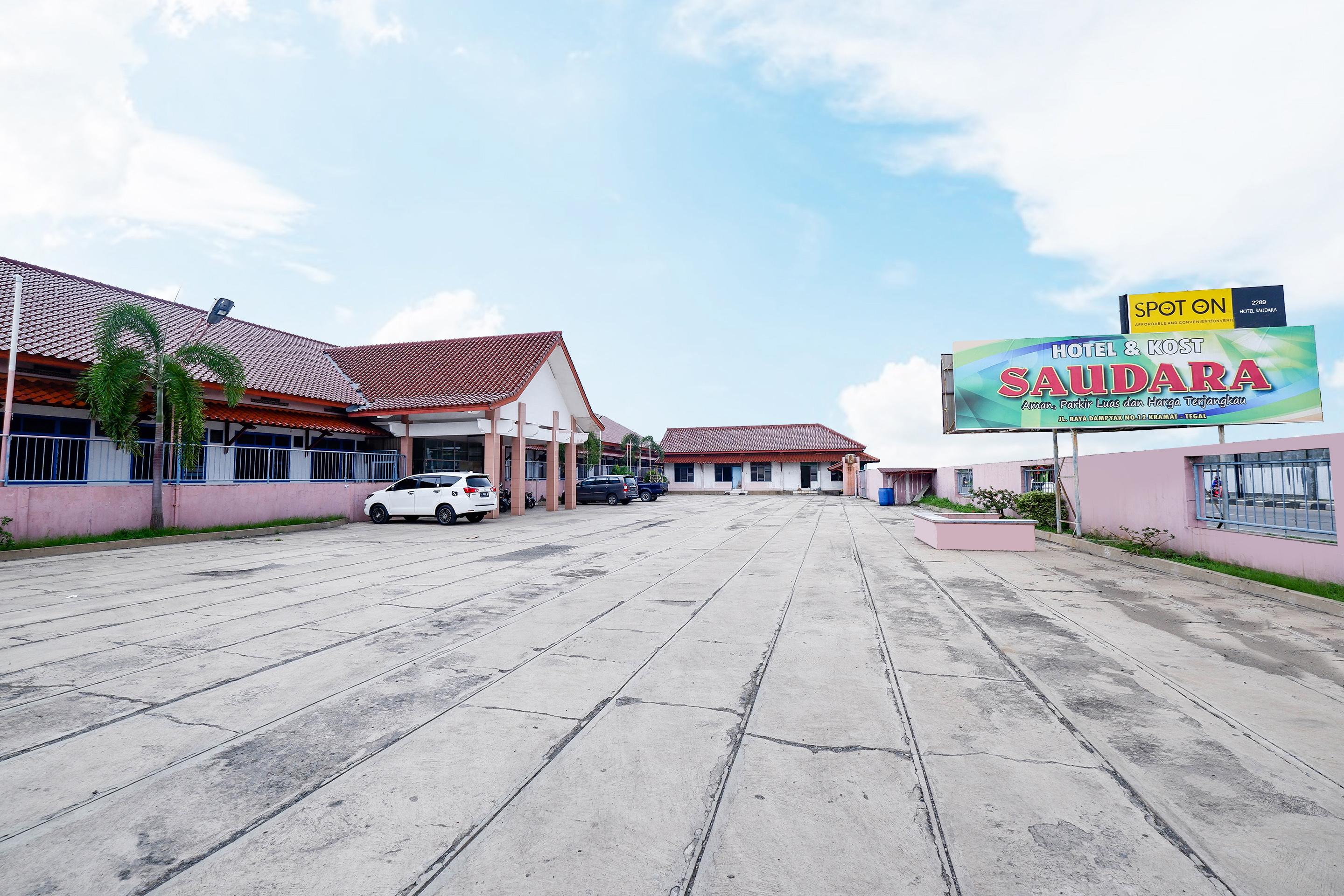 Spot On 2289 Hotel Saudara Tegal  Exterior photo