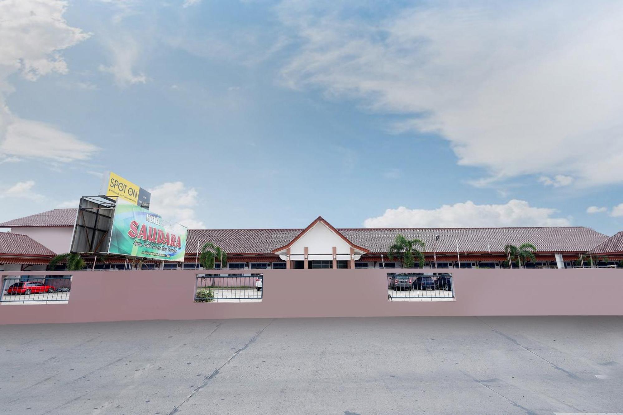Spot On 2289 Hotel Saudara Tegal  Exterior photo