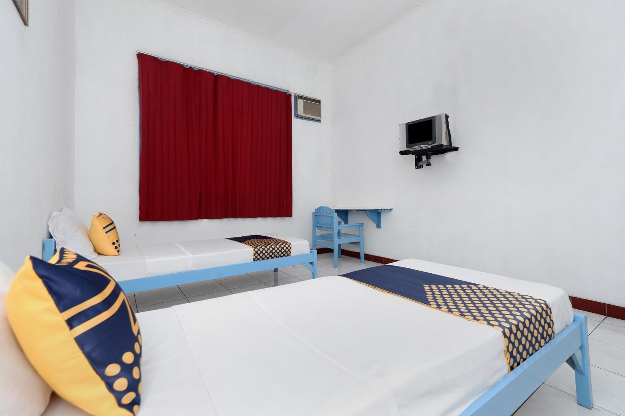 Spot On 2289 Hotel Saudara Tegal  Exterior photo