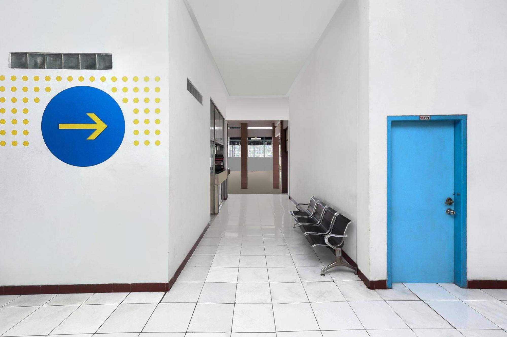 Spot On 2289 Hotel Saudara Tegal  Exterior photo